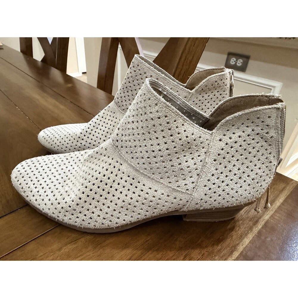 Kenneth Cole Reaction Side Walk Taupe Perforated Leather Ankle Boots Women's 9